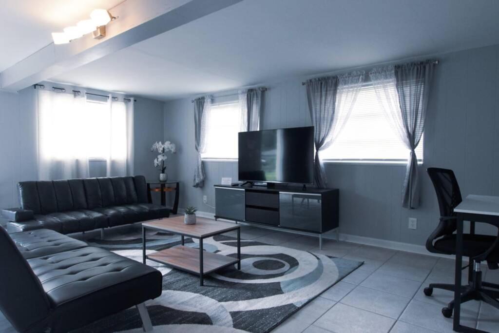 Spacious Family-Sized Home In Central Location แจ็กสันวิลล์ ภายนอก รูปภาพ